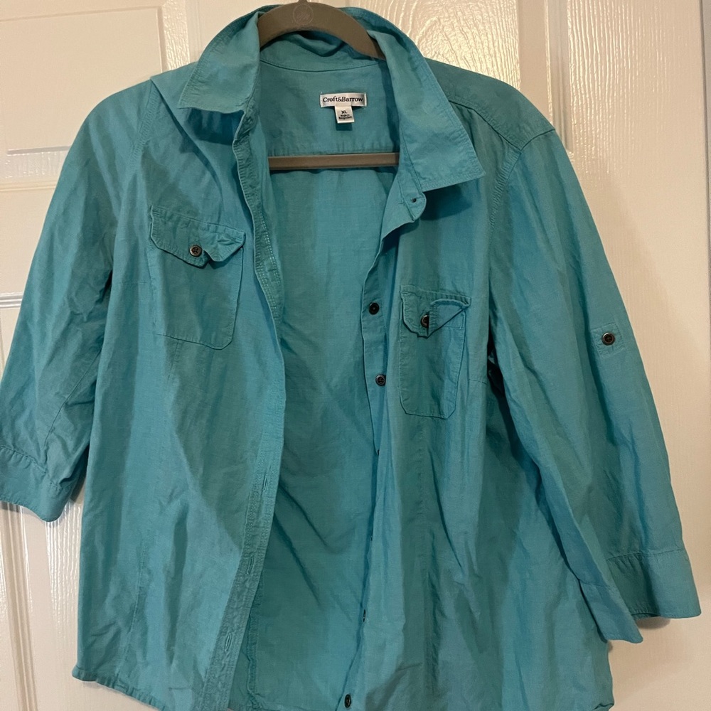 Croft and Barrow Button Up Shirt! Turquoise/Blue! Great Condition! Size XL